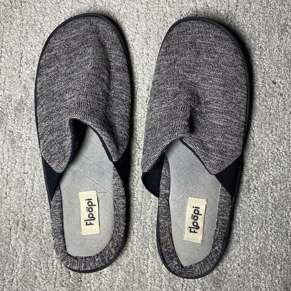 Floopi Grey Slip On Slippers, Size 7-8